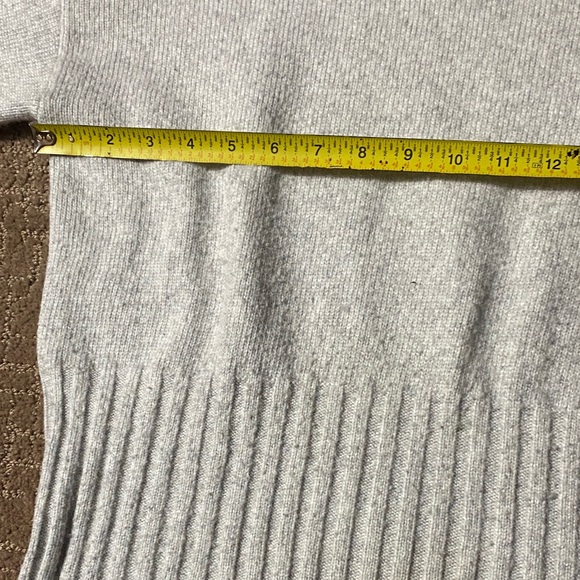 Chunky Viscose/Wool Blend Light Gray Turtleneck Cozy Knit Sweater - Picture 10 of 12